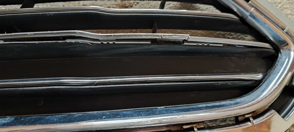 Решітка переднього бамперу Форд фієста 2018 року Америка