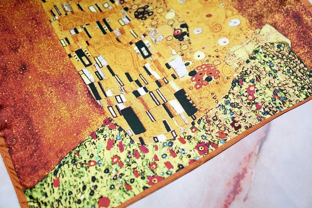 Klasyczna apaszka obraz "Pocałunek" Gustav Klimt damska kobieca lato