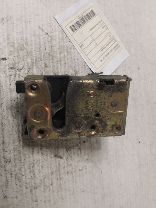 Fecho Da Porta Trás Dto Peugeot 205 Ii (20A/C)