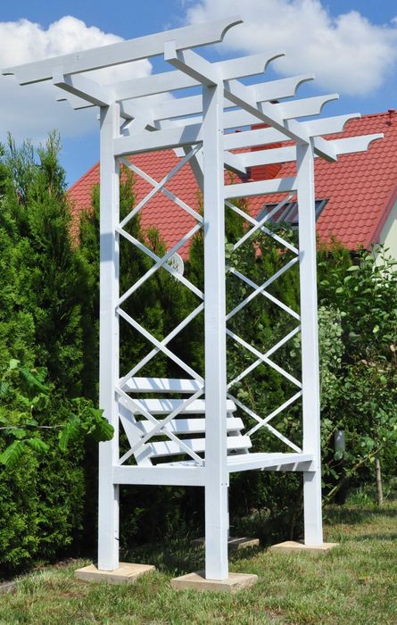 Pergola ogrodowa z ławeczką, podpora kwiaty, róże. Różne wzory.