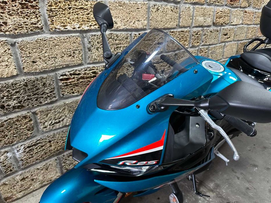 Yamaha R-25 з Японіі