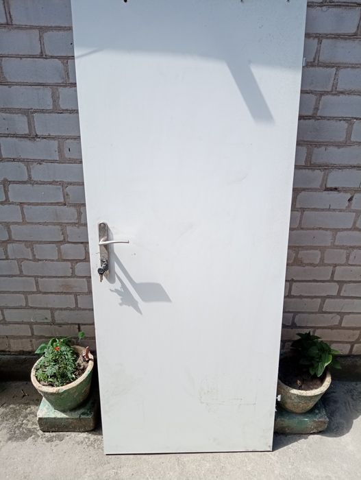 Продам дверь ДВП