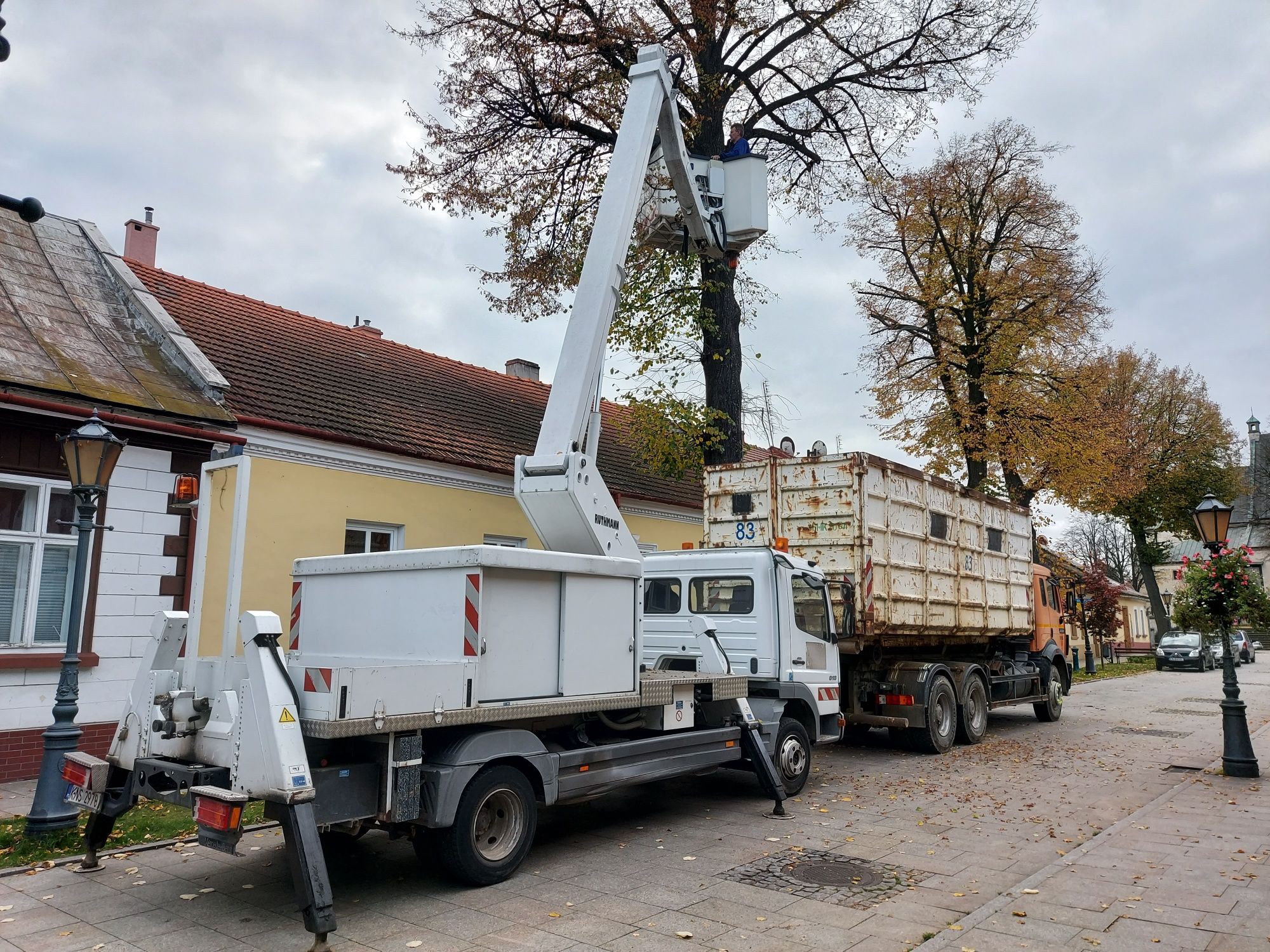 Podnośnik koszowy zwyżka 4x4 22 metry wycinka drzew wynajem rębaka