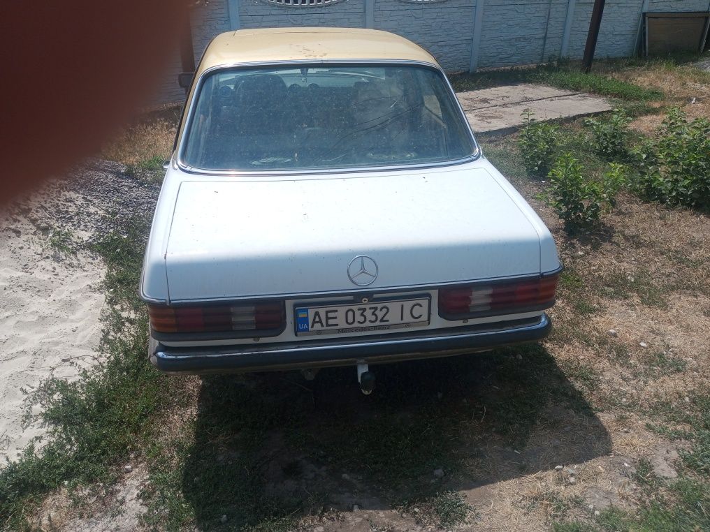 Продам Мерса 123
