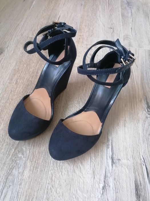 Buty na koturnie Stradivarius r. 36