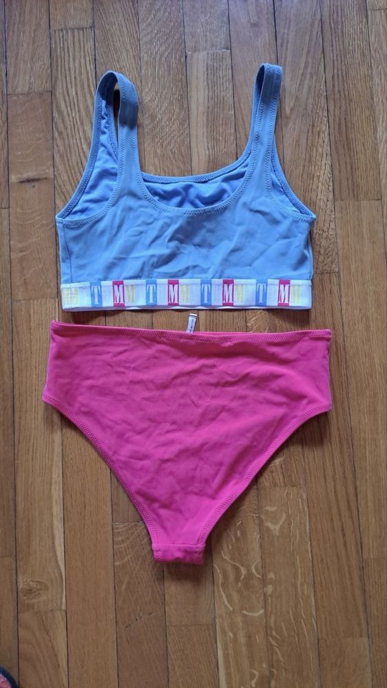 Підліткові купальники Calvin Klein та Tommy Hilfiger