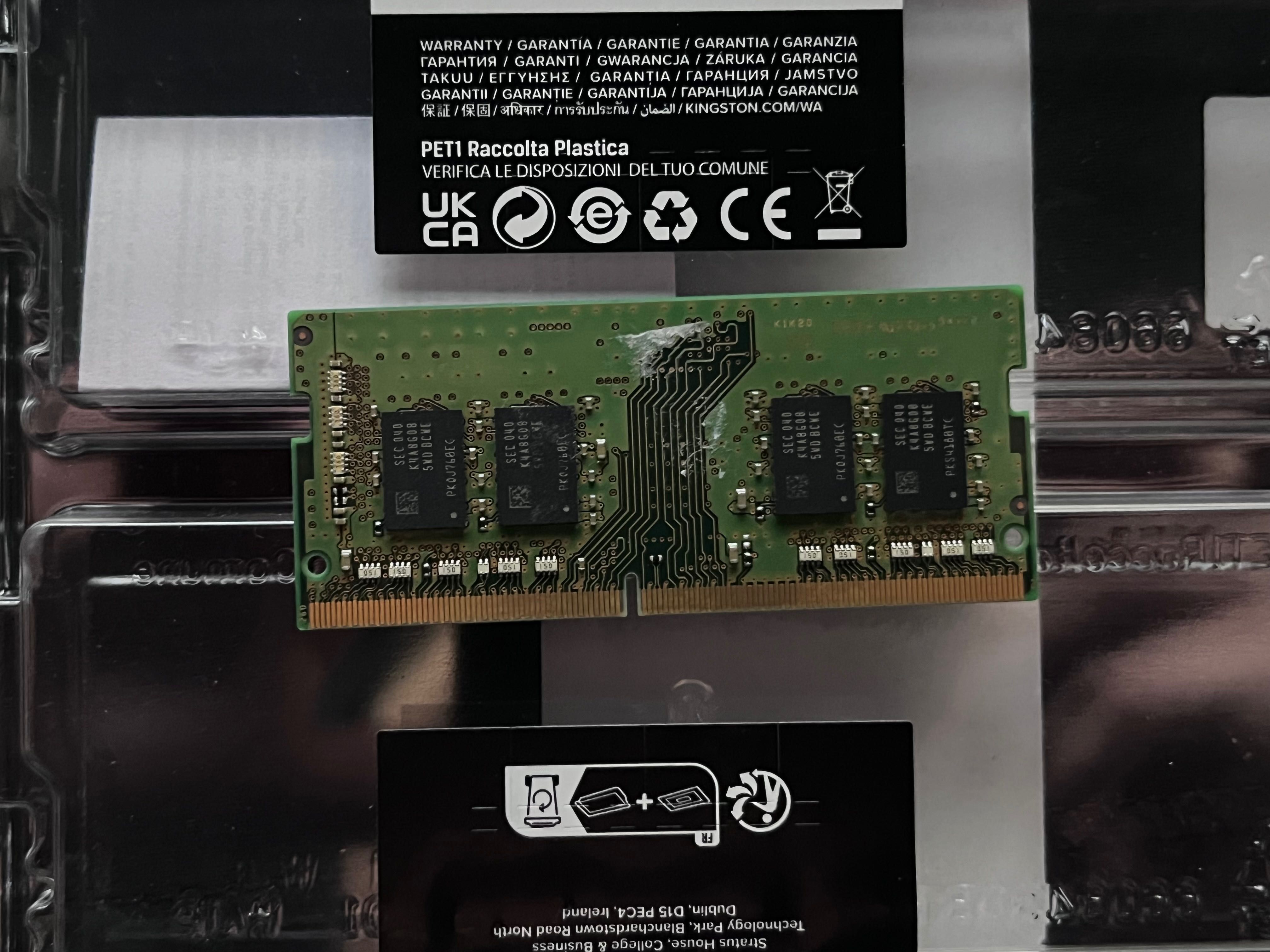 Samsung Pamięć RAM 8GB • DDR4 • 3200MHz •
