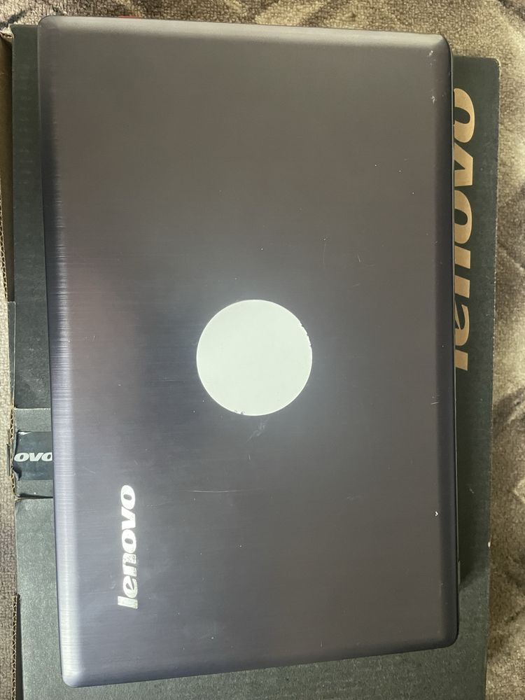 Lenovo z 585 amd a 8 4500m