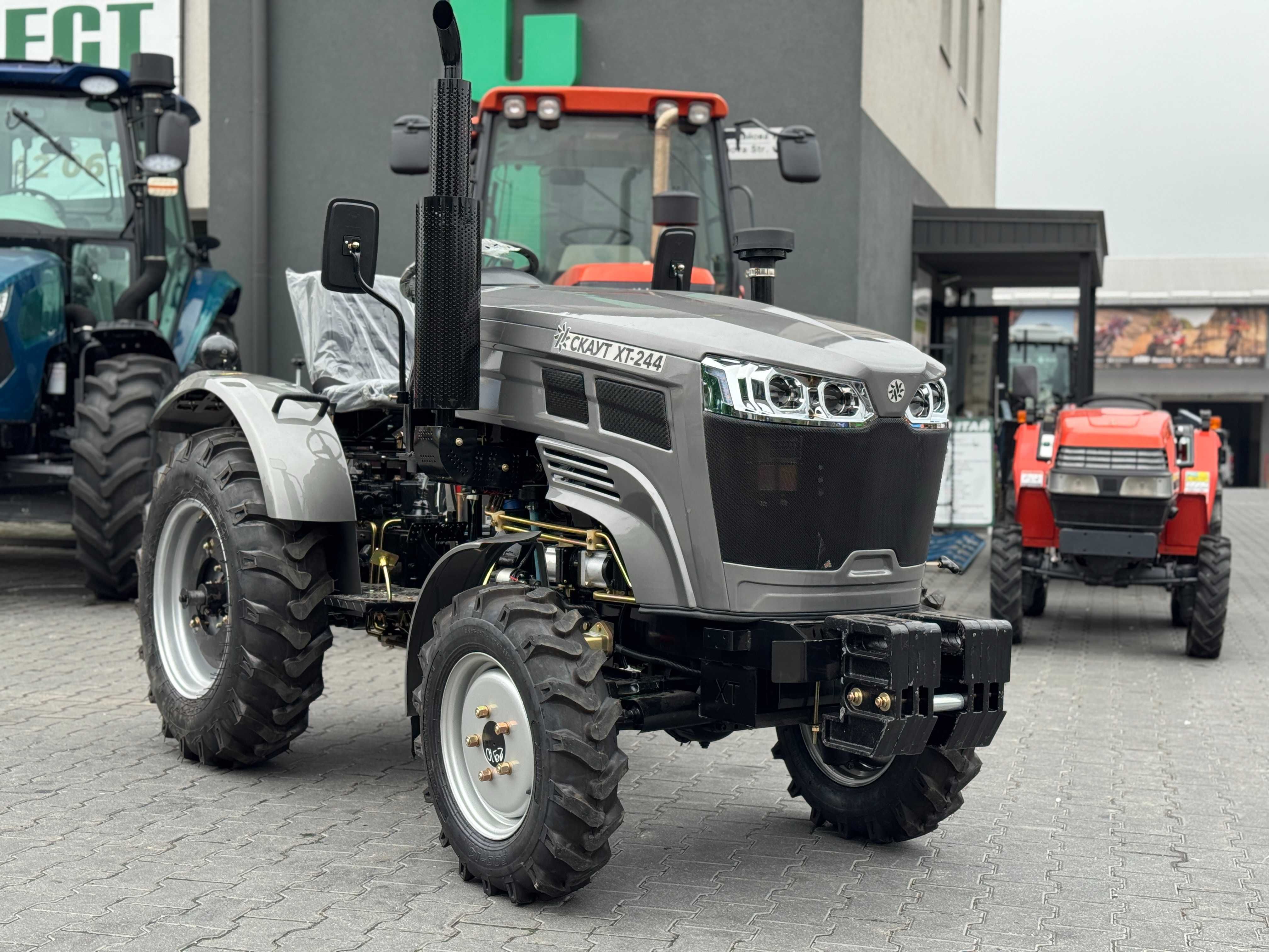 Трактор СКАУТ ХТ-244