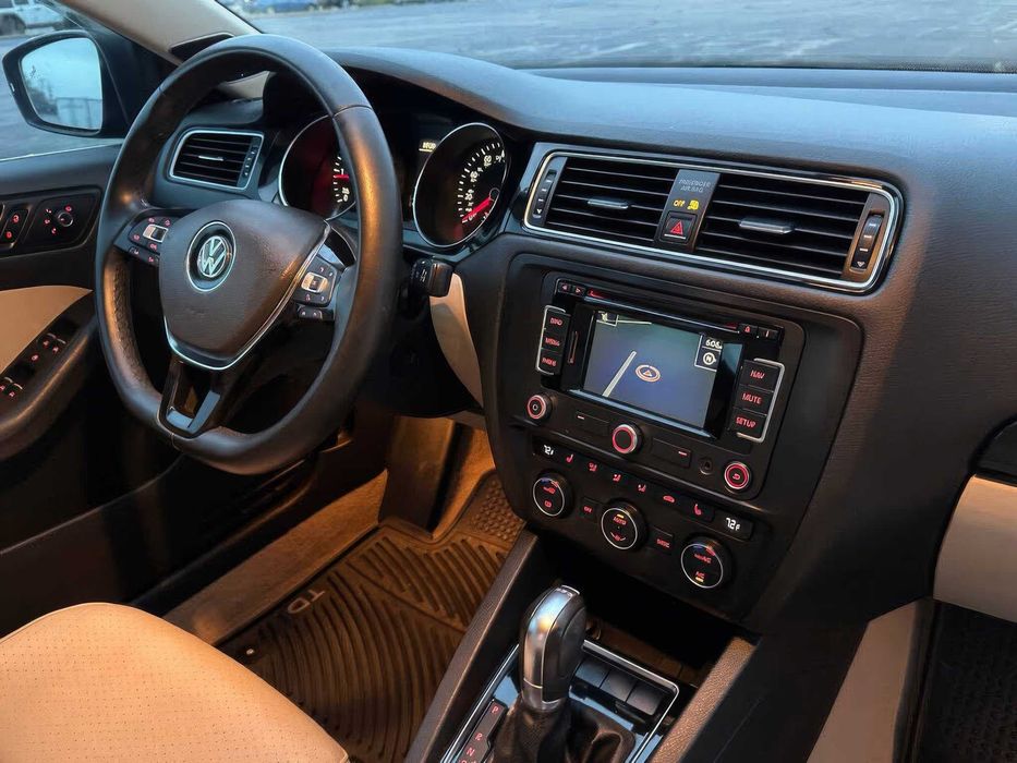 Volkswagen Jetta SEL      2015