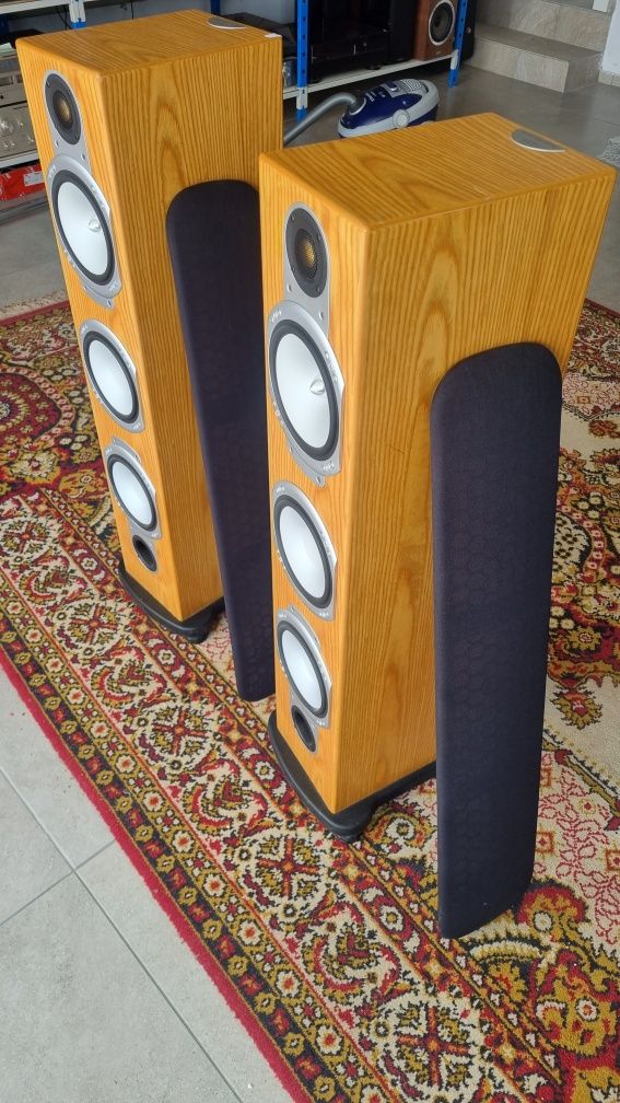 Kolumny Monitor Audio silver  RS 8