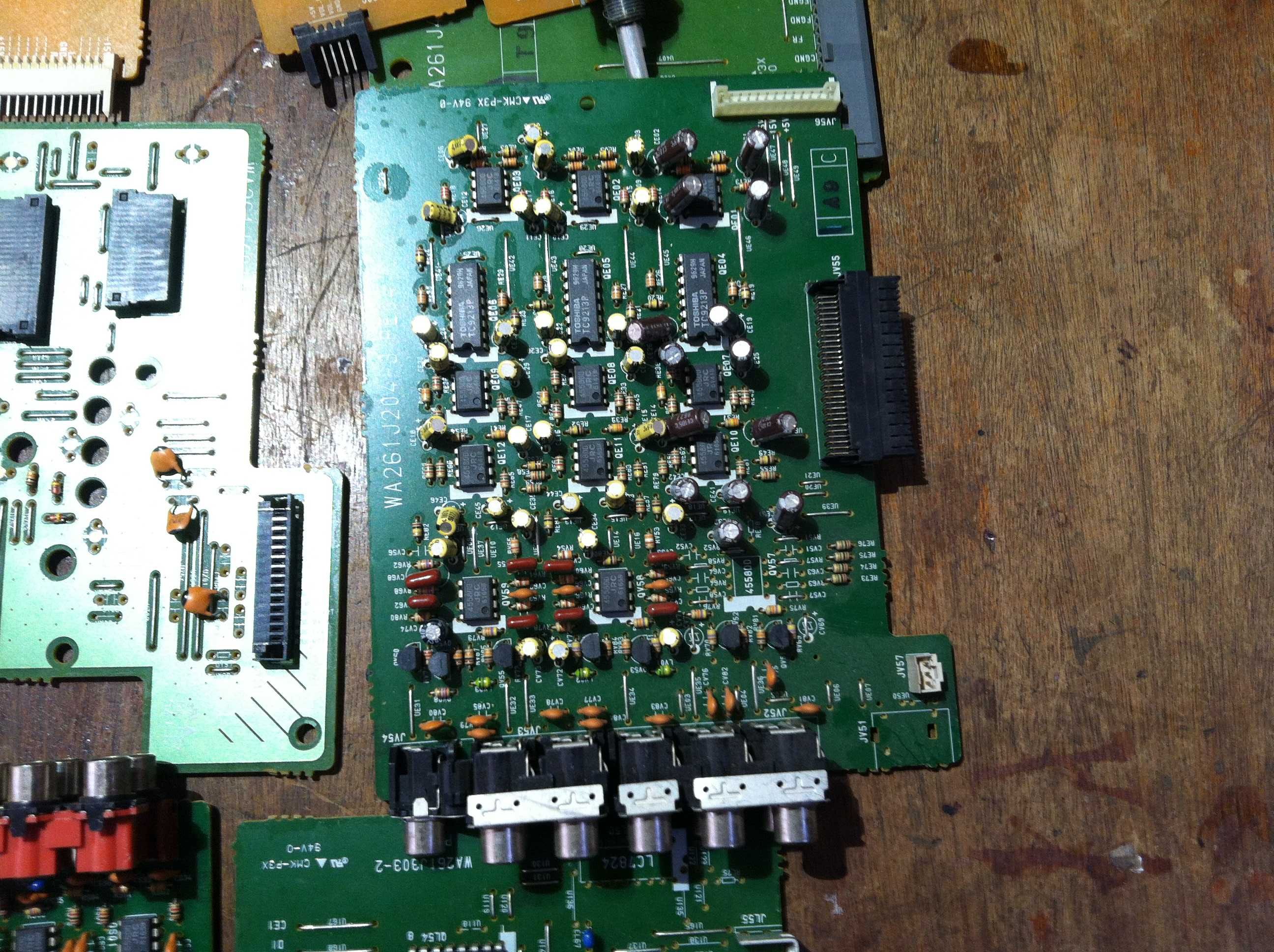 Радиоплаты процесора усилителя звука harman kardon AVI 250