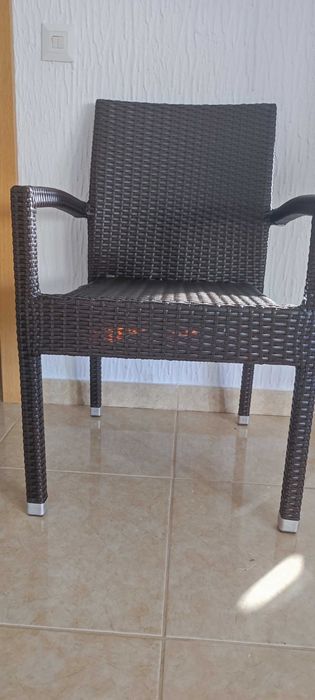 Conjunto Mesa e cadeiras em Rattan com 6 cadeiras