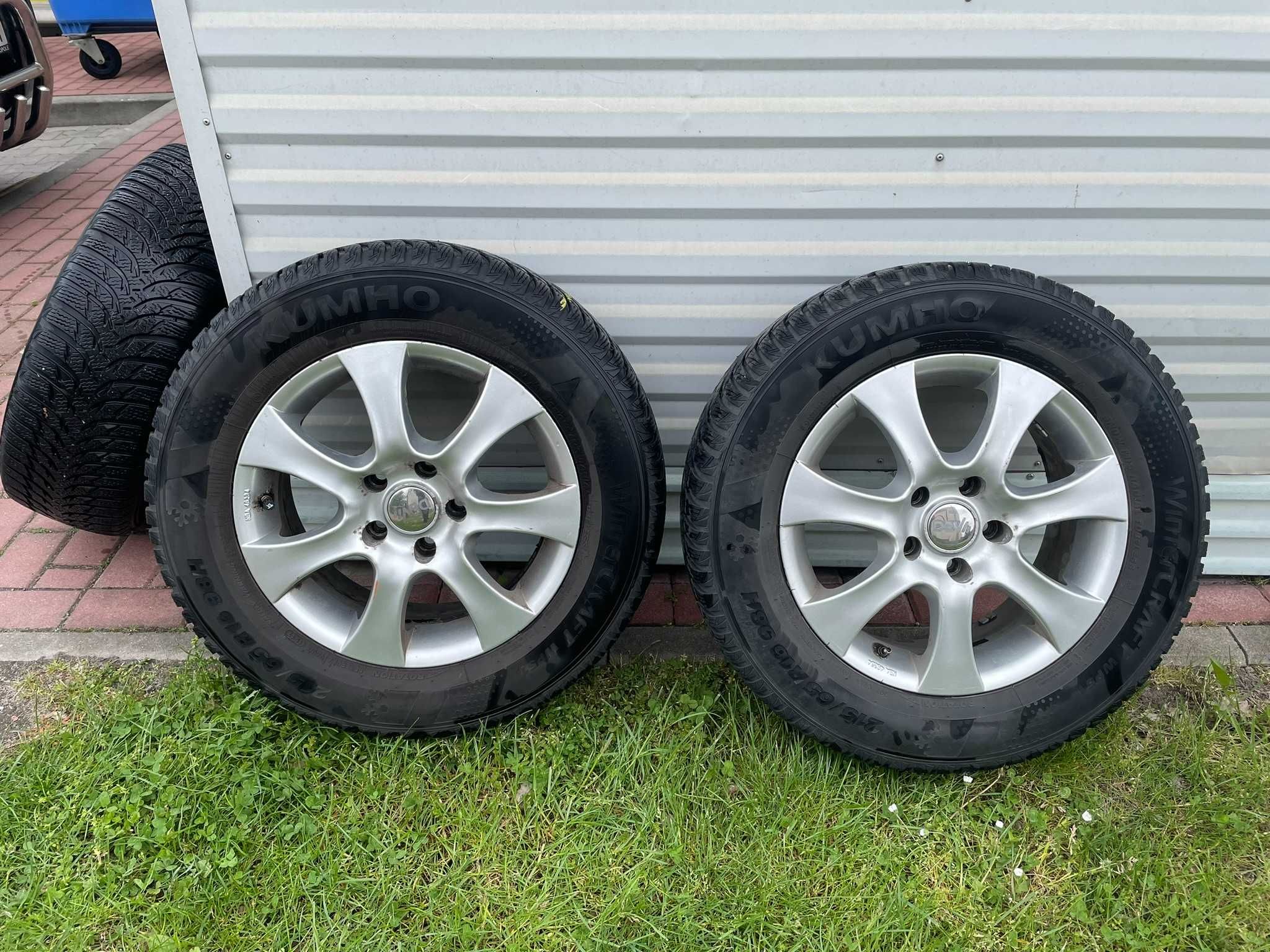 Komplet kół zimowych 215/65 R16 Kumho, alufelgi Hyndai Tucson 5mm