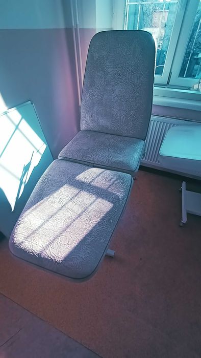 Fotele kosmetyczne,lampy kosmetyczne
