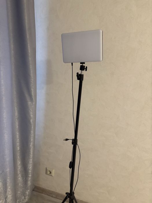 Студийная LED лампа