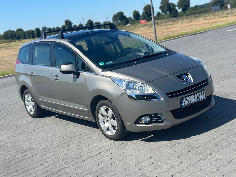 Peugeot 5008 2.0HDi*Panorama*Klima*HeadUp*Czujniki*GrzaneFotele