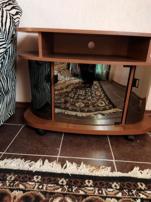 Продам TV тумбочку