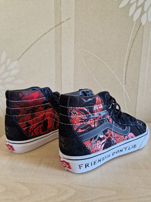 Кеды Vans Sk8-HI X Stranger Things Reissue Black/Red  р.39