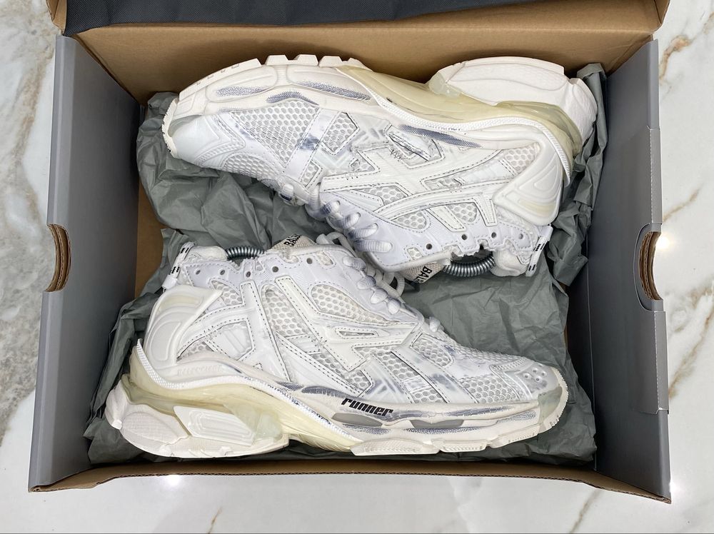 Balenciaga RUNNER 39 original white баленсіага new off women