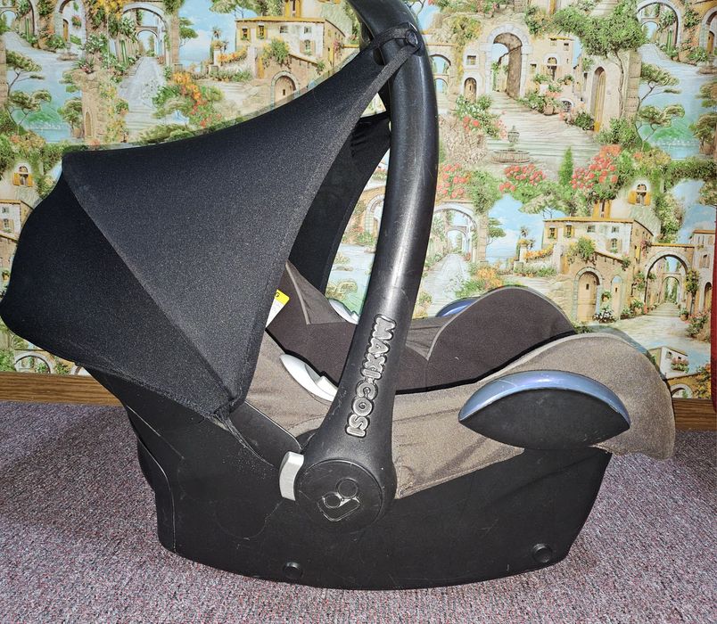 Крісло автомобільне дитяче Maxi-Cosi