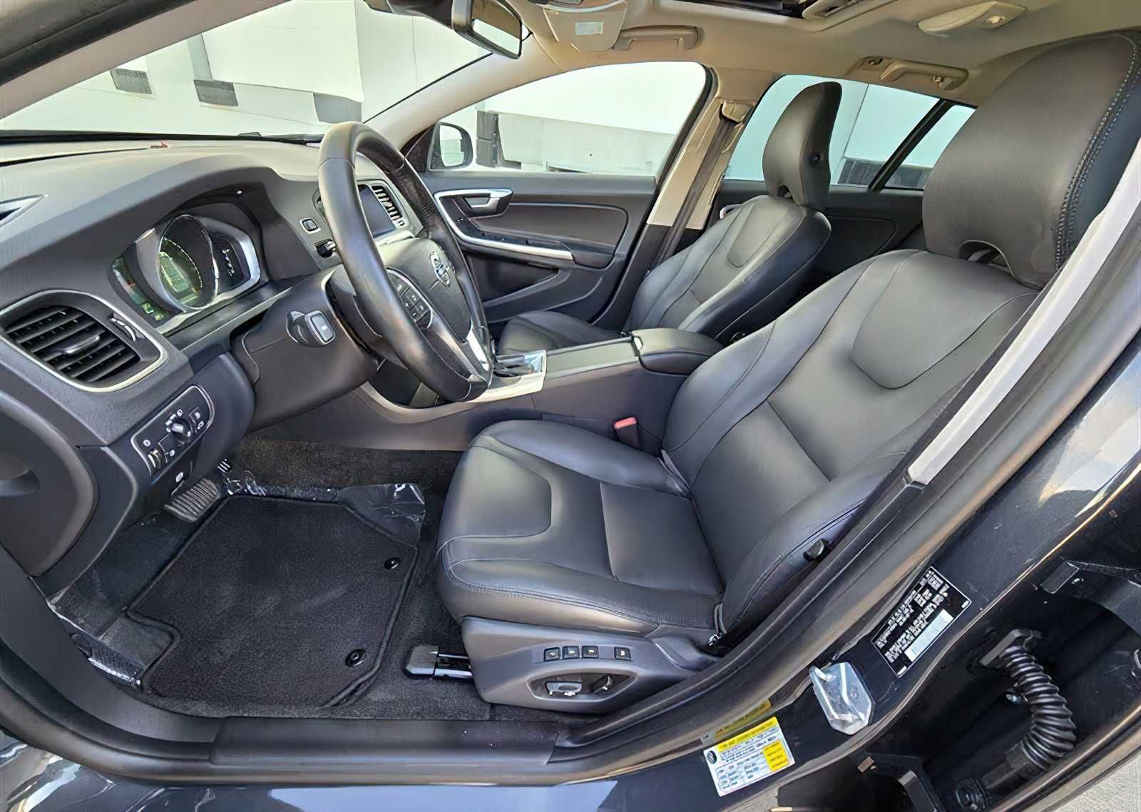 Volvo  V60 Premier 2015