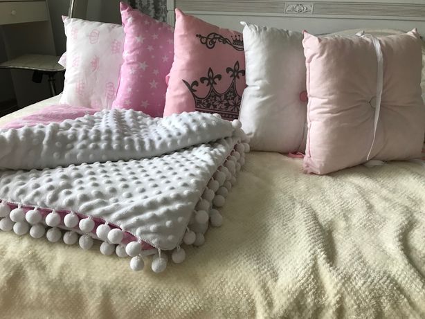 Набір подушок у ліжечко