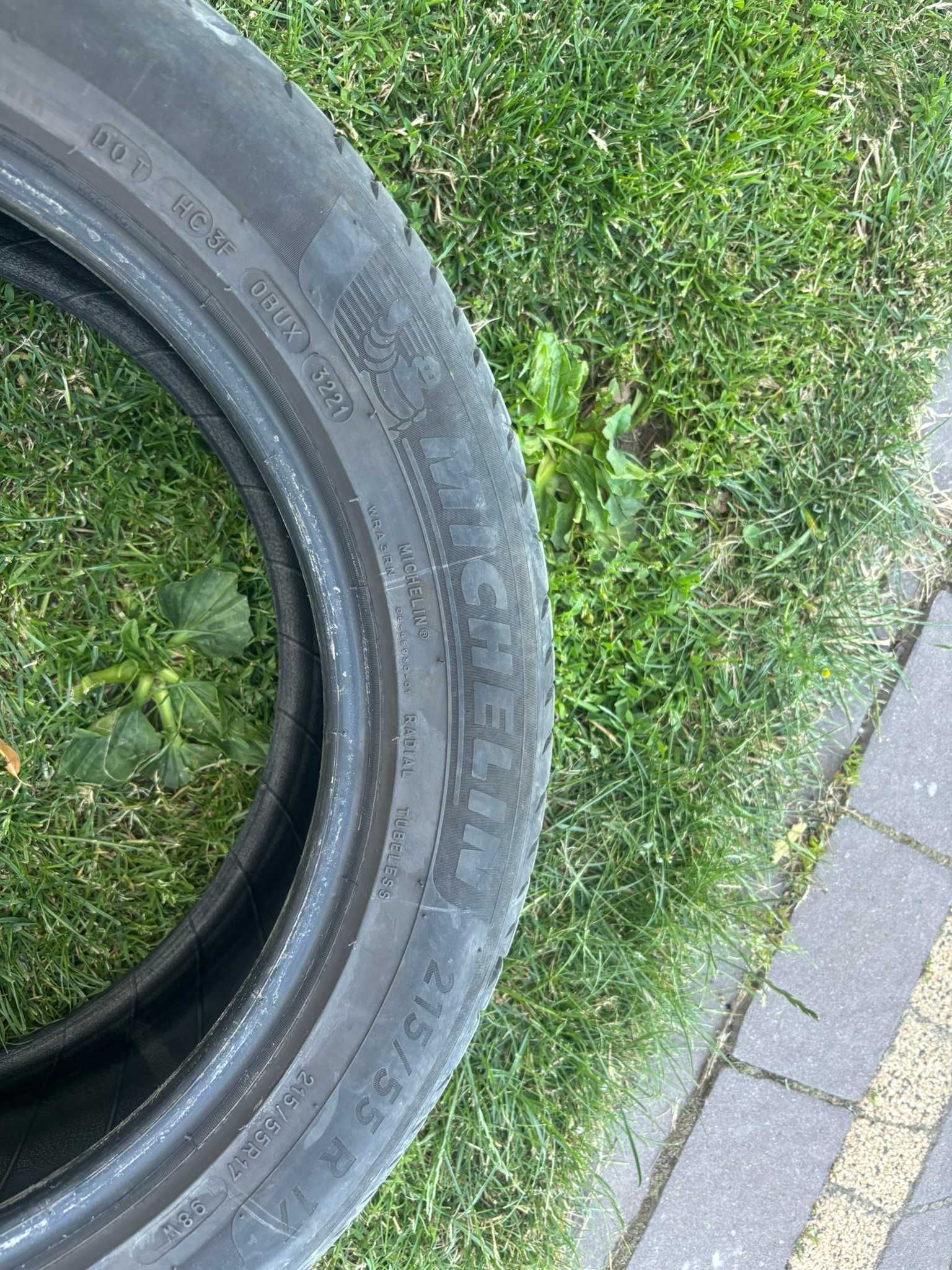 Michelin Primacy 4  215/55/R17  Pirelli Cinturaton P7  225/55/R17
