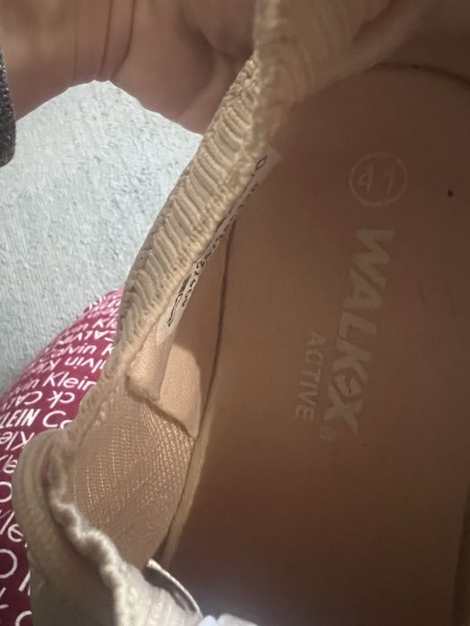 Кросівки жіночі 41 р