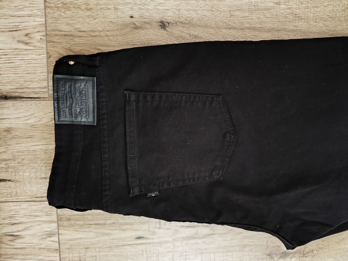 Spodnie damskie levis