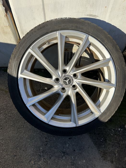 Продам комплект шини 245/40/19 зимові та диски Mercedes R19