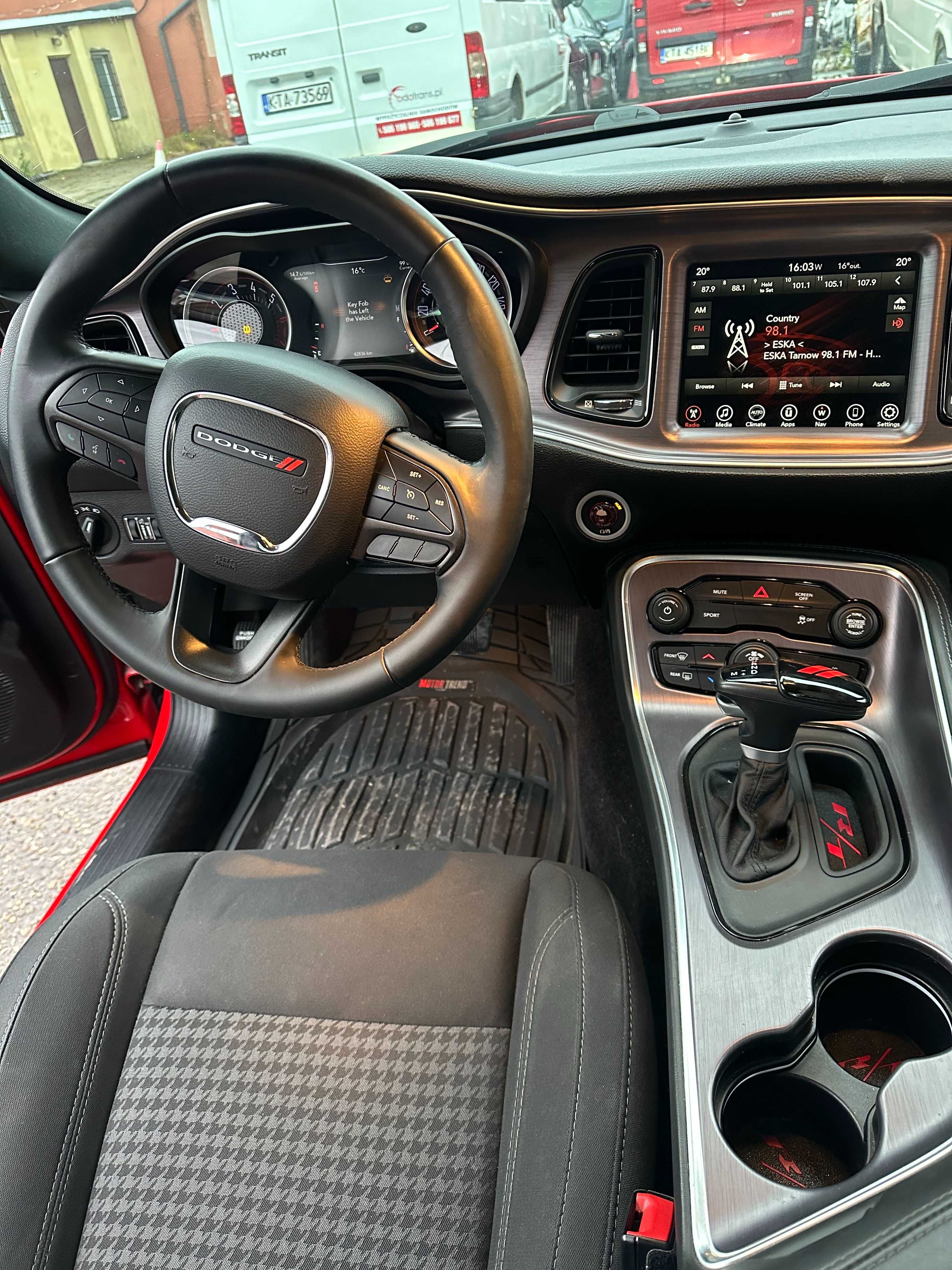 Wynajem Dodge Challenger, 5,7 HEMI, V8, 387KM