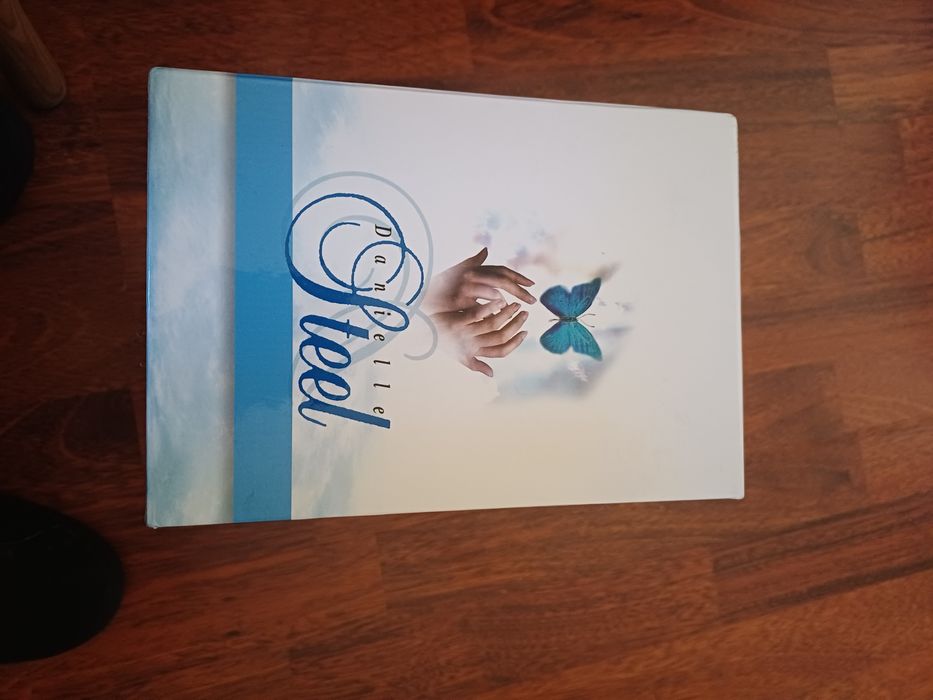 Caixa de 19 dvd's da Danielle Steel