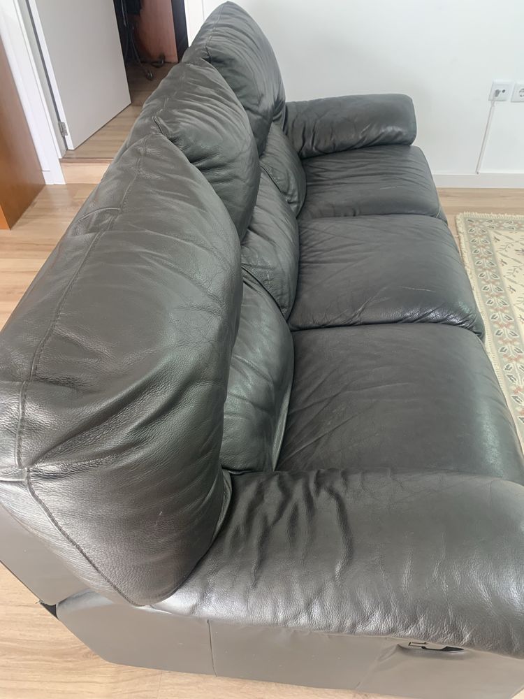 Sofa de sala de tres lugar com uso
