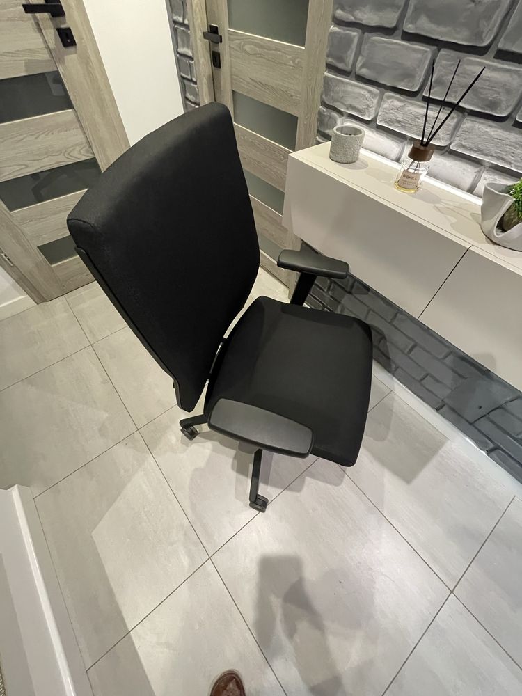 Fotel biurowy Interstuhl 152Y, fotel ergonomoczny premium obrotowy