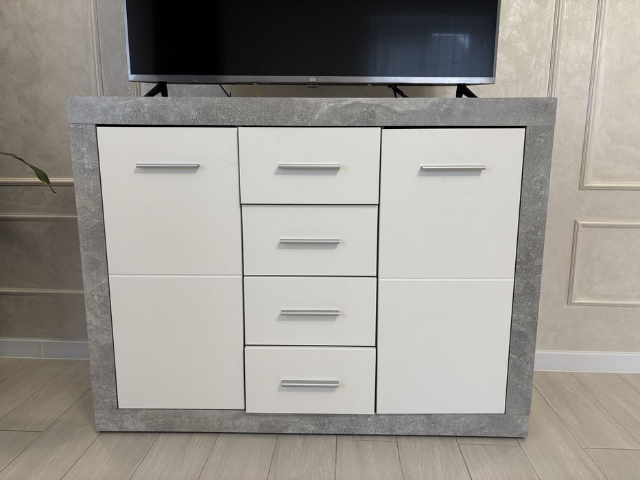 Комод  тумба під телевізор
