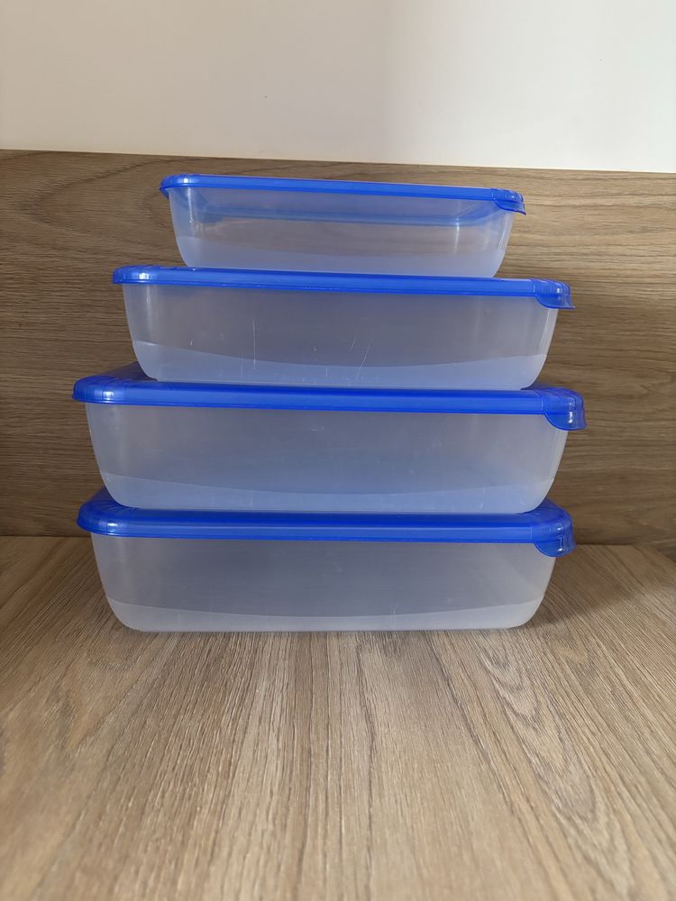 Pudełka plastikowe z przykrywkami 4 szt