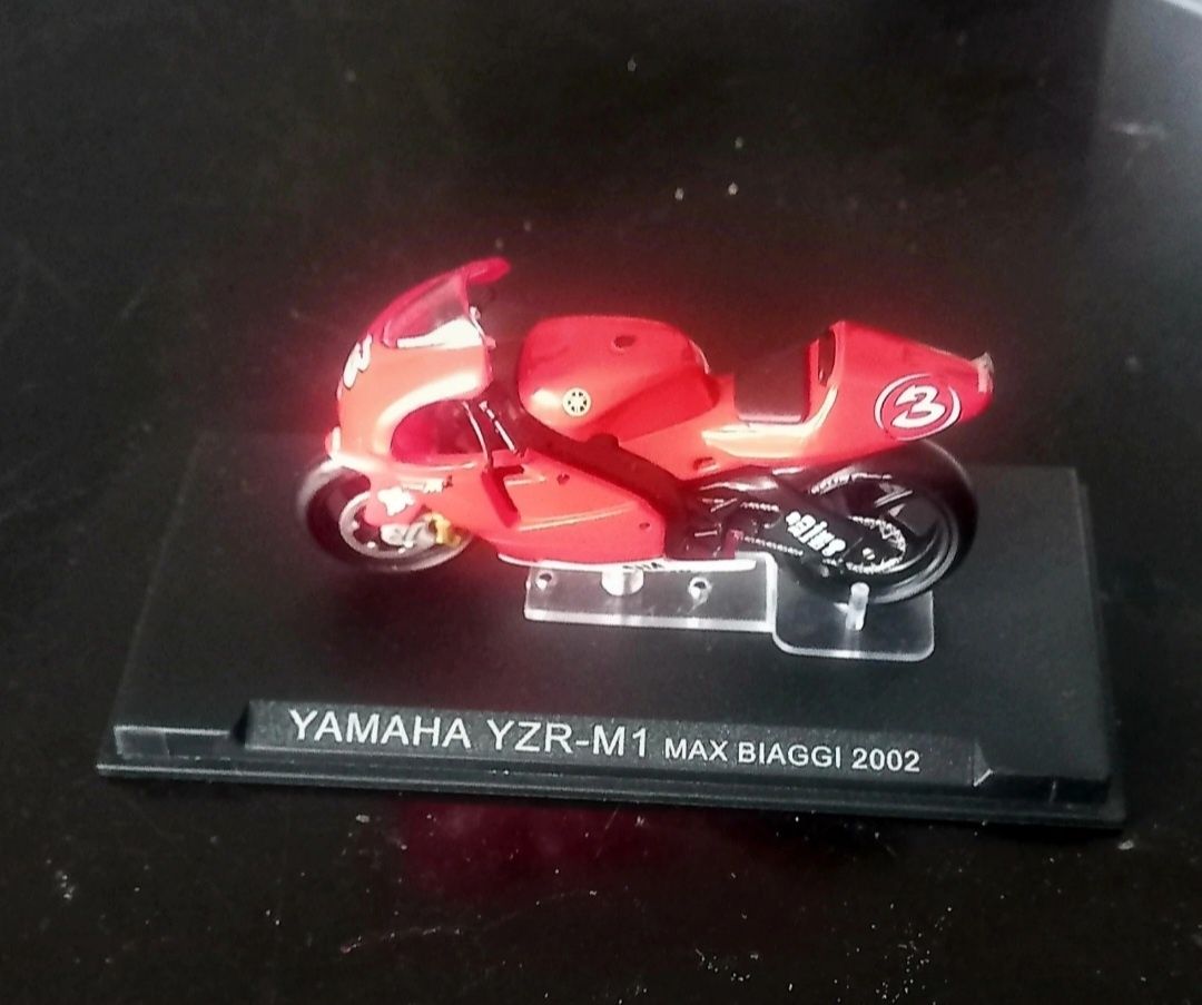 Moto GP 2002 TAMANHO 1.18