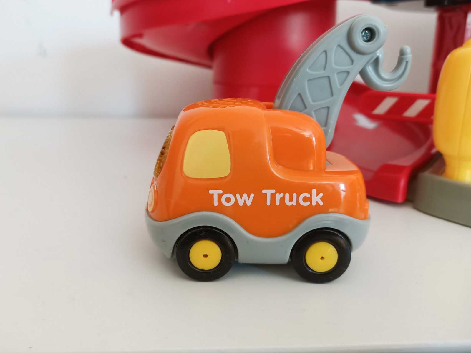 Garaż tut tut vtech toot toot tor zjeżdżalnia + samochodzik