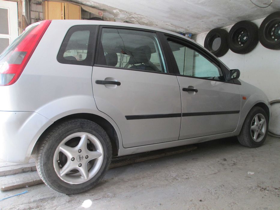 Авто форд фиеста 2005 г.в.