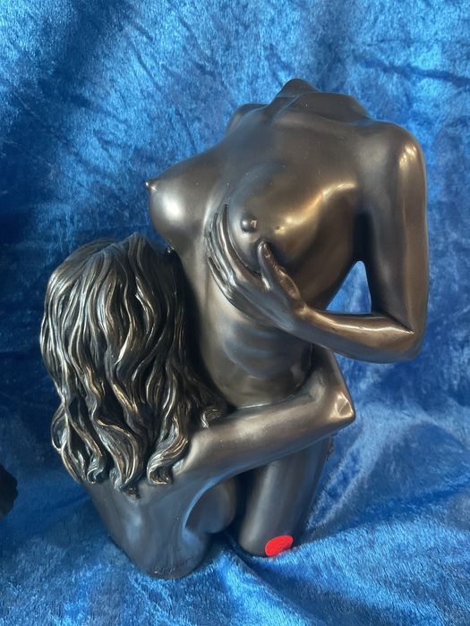 Esculturas femininas altura 21 cm   Anúncios abaixo
