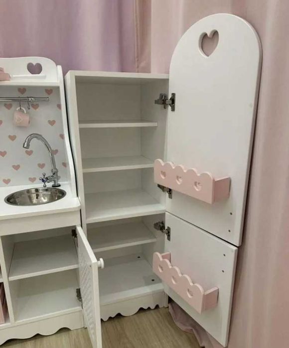 Детская деревянная кухня
Дитяча кухня iграшкова