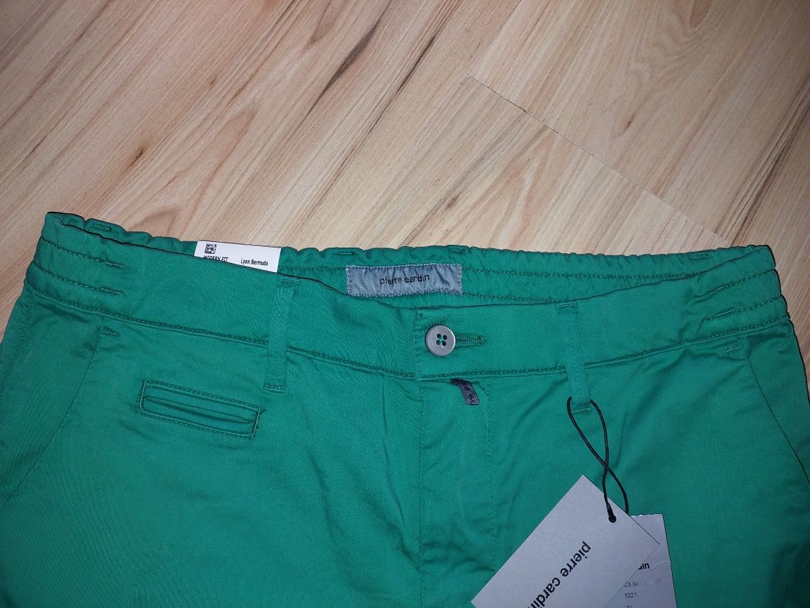 Nowe  krótkie spodenki marki Pierre Cardin