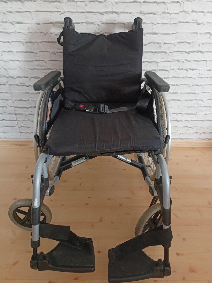 Wózek inwalidzki składany breezy basicX2