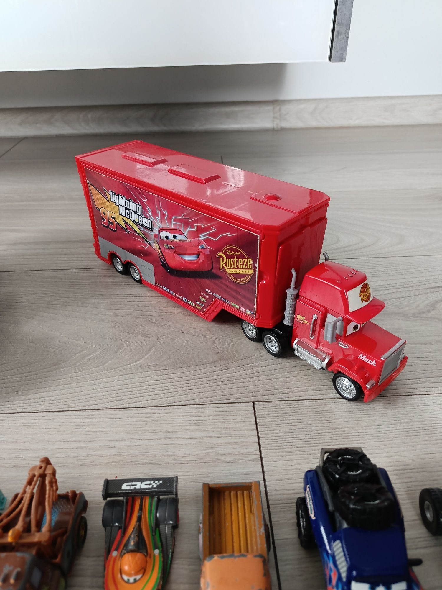 Samochodziki metalowe autka Zygzak McQueen Auta Cars