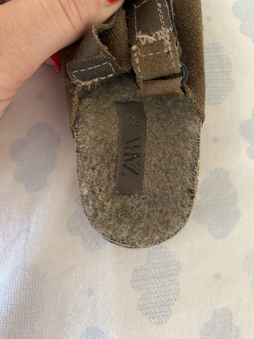 Sandalia em pele da Zara (T 23)