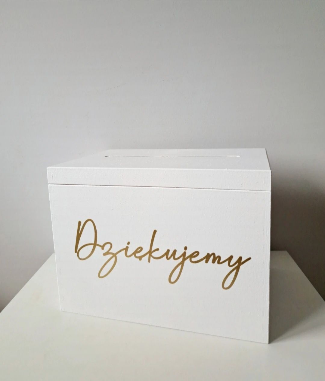 Białe pudełko na koperty złoty napis wesele ślub