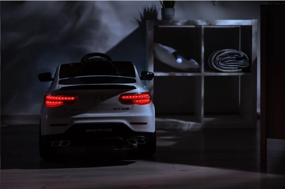 Auto pojazd Samochód Mercedes AMG cupe4x4 nowy biały połysk Skóra tani