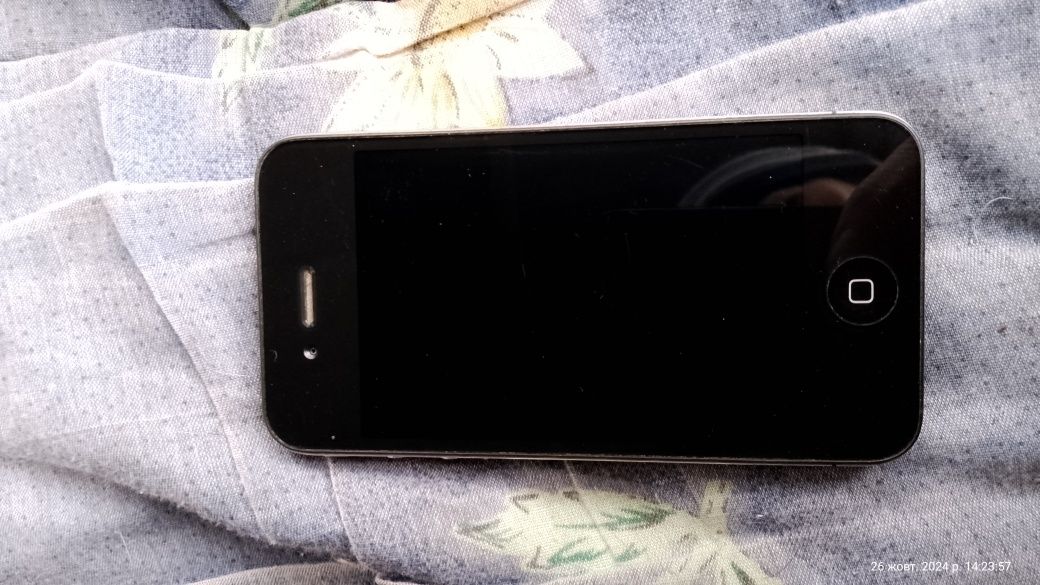 iPhone 4 в хорошем состоянии