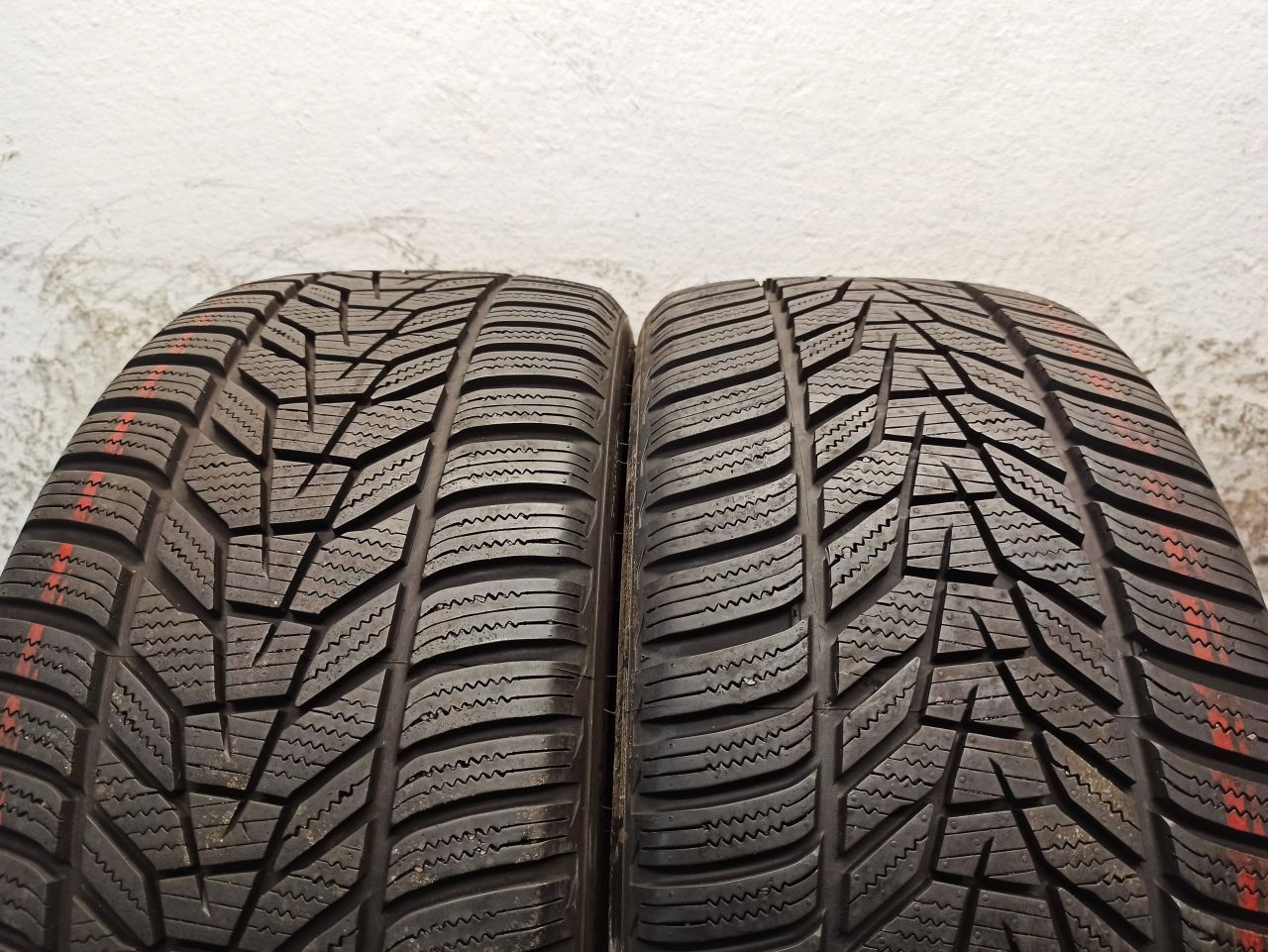 2x 225/35R19 opony zimowe Hankook 7,7mm 2021